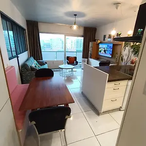 Apartment Centre 13 Quai Godefroid Kurth Pour 2 Pers A 25 Min Gare Guillemins, Lüttich